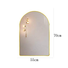 Specchio decorativo di lusso leggero appeso a parete specchio da bagno dorato da parete specchio da bagno specchio a mezza lunghezza specchio per il trucco con cornice specchio di sicurezza a prova