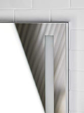 Kohler Verdera Armadi di Medicina, Alluminio
