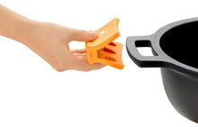 BRA Efficient- Maniglie in Silicone, 2 Pezzi, di Medie Dimensioni per il Diametro di 24-32 Cm Efficiente, Arancio