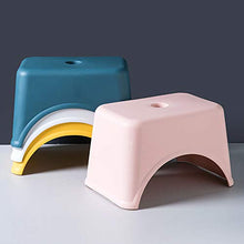 Sgabello in plastica, sgabello basso quadrato ispessito (per adulti e bambini), robusto, adatto per soggiorno, bagno, esterno, ecc, Con tappetino antiscivolo/rosa / 28x18x20cm