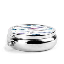 Scatola rotonda per medicina portatile, mini pillole in metallo, dispenser per pillole per borsa da tasca, borsa da viaggio, modello senza cuciture con piume di acquerello boho