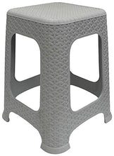 Newmark - Sgabello impilabile in rattan, in plastica, per interni ed esterni, colore: Grigio