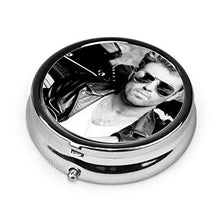 Contenitore per pillole a 3 scomparti, George Michael Freedom Feith Chriscuffaro, kit da viaggio di lusso, in metallo, rotondo, argento, pillola, vitamine e olio di pesce