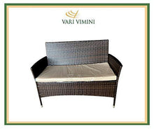 Varì Vimini - Salotto Principe da giardino in Metallo e Polyrattan colore marrone. Composto da divano 2 posti con cuscino, 2 poltrone con cuscini e un tavolino in vetro e polyrattan - Arredi Casa