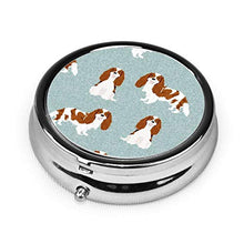 Cavalier King Charles Spaniel Blenheim - Contenitore rotondo per pillole, 3 scomparti, in metallo, per medicinali e vitamine, per viaggi all'aperto