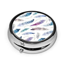 Scatola rotonda per medicina portatile, mini pillole in metallo, dispenser per pillole per borsa da tasca, borsa da viaggio, modello senza cuciture con piume di acquerello boho