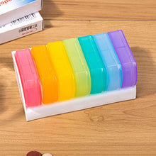 FAMKIT Portatile 7 Giorni Pill Box Mini Pillole Organizzatore Settimanale AM/PM Rainbow Medicine Container Planner Box