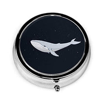 The Whale in The Night - Contenitore rotondo per pillole, 3 scomparti, in metallo, per medicina e vitamine, per viaggi all'aperto