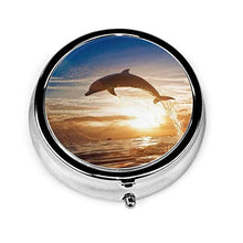 Scatola rotonda per medicina portatile, mini portapillole in metallo, dispenser per pillole, borsa da tasca, regalo da viaggio, delfino tramonto