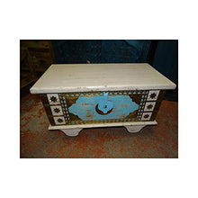 int. d'ailleurs - Comò Turchese e Bianco in Legno di Mango Decorato con Ottone - MP297