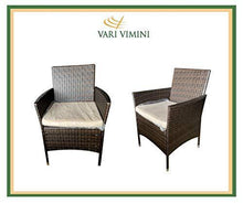 Varì Vimini - Salotto Principe da giardino in Metallo e Polyrattan colore marrone. Composto da divano 2 posti con cuscino, 2 poltrone con cuscini e un tavolino in vetro e polyrattan - Arredi Casa