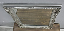 Specchio da parete., Legno, argento, 47 x 37cm