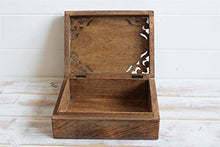 Carved pattern Distressed bruciato Legno Treasure Chest Trinket