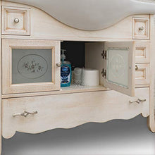 Arredo bagno in legno avorio in stile decapè con lavabo in ceramica