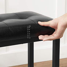 VASAGLE Sgabelli da Bar, Set di 2 Sgabelli da Pranzo Imbottiti in PU, 40 x 30 x 62 cm, Senza Schienale, Montaggio Semplice, Industriale, Sala da Pranzo, Cucina, Cuscino Nero e Telaio Nero LBC068B81