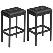 VASAGLE Sgabelli da Bar, Set di 2 Sgabelli da Pranzo Imbottiti in PU, 40 x 30 x 62 cm, Senza Schienale, Montaggio Semplice, Industriale, Sala da Pranzo, Cucina, Cuscino Nero e Telaio Nero LBC068B81