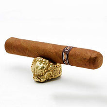 LUCKFY Portable Cigar Stand Brass Holder Creativo Retro Cigar Leone Forma Bene Durevole Leggero Sigaro Vassoio dell'esposizione Perfetto per Ambientazione Esterna e Interna,d'oro