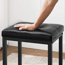 VASAGLE Sgabelli da Bar, Set di 2 Sgabelli da Pranzo Imbottiti in PU, 40 x 30 x 62 cm, Senza Schienale, Montaggio Semplice, Industriale, Sala da Pranzo, Cucina, Cuscino Nero e Telaio Nero LBC068B81