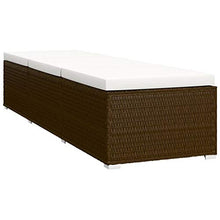 Lettino prendisole con cuscino e tavolino da tè in polyrattan marrone