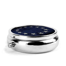 Betsy Ross - Contenitore rotondo per pillole a 3 scomparti, in metallo, con bandiera americana, per viaggi all'aperto
