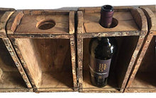Cantinetta portabottiglie in legno e ferro da parete muro 6 posti fatta con vecchie forme di mattoni