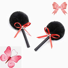 CareUToo 2 Pezzi di Piume per solletico, comode Palline di Peluche con Fiocco Rosso e Campana Nera