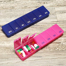 com-four® 5X Dosaggio di farmaci - Scatola per farmaci 7 Giorni - Scatola per Pillole - dosatore settimanale per la conservazione [Lingua: Tedesco] (05 Pezzi - Colorati)