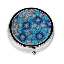 Contenitore rotondo per pillole in metallo con motivo mandala marocchino blu, 3 scomparti, per medicina e vitamine, per viaggi all'aperto