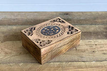 Carved pattern Distressed bruciato Legno Treasure Chest Trinket