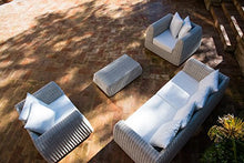 Divano da Esterno Cactus Design Italiano in Polyrattan di Altissima qualità, Colore Bianco Wash. Completo di Cuscini