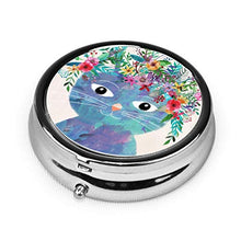 Scatola rotonda per medicina portatile, mini portapillole in metallo, dispenser per pillole tascabili, borsa da viaggio, regalo con fiore e gatto