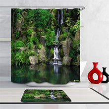 Combinazione Bagno. Immagini Chiare E Colori Vivaci Rendono Il Tuo Bagno Pieno di Vita. Accessori da Bagno. Foresta. Cascata. Lago.