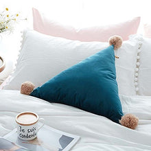 Metyou - Cuscino a forma di triangolo, rimovibile, con pompon a forma di palla, per letto/divano/auto (arancione)
