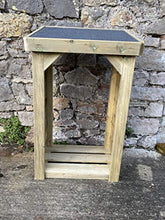 CW Bespoke Fioriere NUOVO - Devonshire Outdoor Log Store. Legno trattato. Tetto in feltro