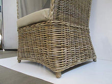 fantasie d oriente Poltrona in Kubo Rattan con Cupola CM 77X73X160 H Foderata con Cuscino Poltrona Vimini