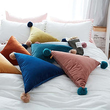 Metyou - Cuscino a forma di triangolo staccabile in vita, con pompon a forma di palla per letto/divano/auto (blu)