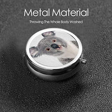 Baby Koala - Contenitore per pillole rotondo colorato a 3 scomparti, in metallo, per medicina e vitamina