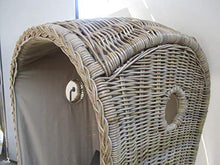 fantasie d oriente Poltrona in Kubo Rattan con Cupola CM 77X73X160 H Foderata con Cuscino Poltrona Vimini