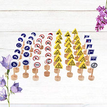 Toyvian Set da Gioco in Legno per Segnaletica Stradale per Bambini Modello di Segnale Stradale Compatibile con Blocchi di Marche di Treni Set di Giocattoli Educativi Precoci Del Traffico 50 Pezzi