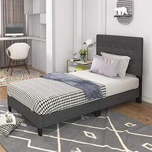 Letto in legno massiccio con testiera e rete a doghe, colore naturale