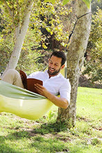 Amazon Basics - Amaca doppia da campeggio, leggera, cachi