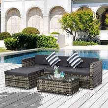 Outsunny Set Mobili da Giardino da 5 Pezzi, Divanetto per Esterni con Pouf e Tavolino in Rattan PE, Grigio