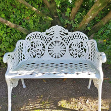 Panca bianca in alluminio, resistente per esterni e giardino, fabbricazione artigianale europea.